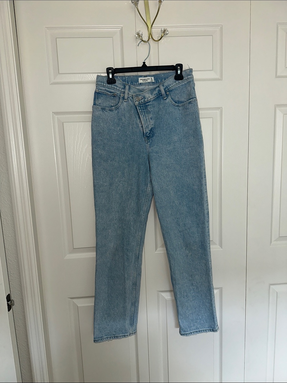 A&F 90s Straight Leg Ultra High Rise Light Blue Women's Jeans